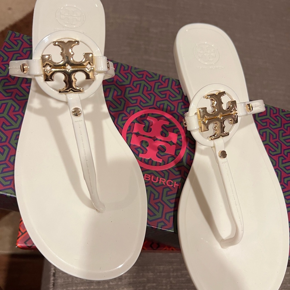 Tory Burch mini Miller flat size 9 (US)